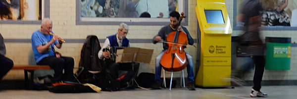 Buskers on the Subte